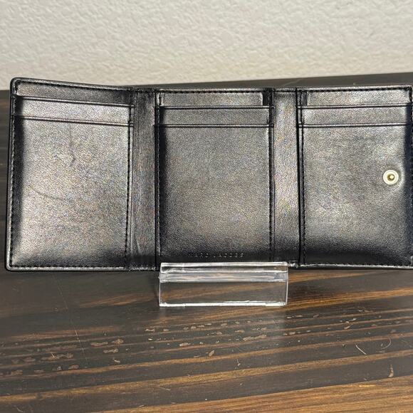 Marc Jacobs Pebble Leather Tri-fold Wallet - Picture 4 of 9